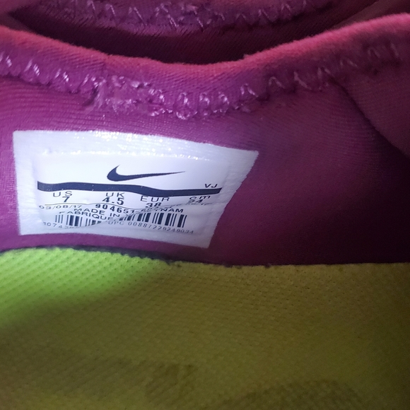 Nike Free Trainer Sneakers. Cranberry/purple in colour. Sz 7 Women's ๐ - Picture 3 of 7